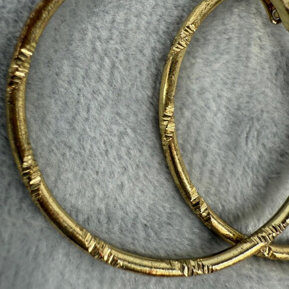 Gold-Toned Pierced Hoop Earrings 2 Pairs Bamboo & Plain Design Lightweight - Picture 10 of 12